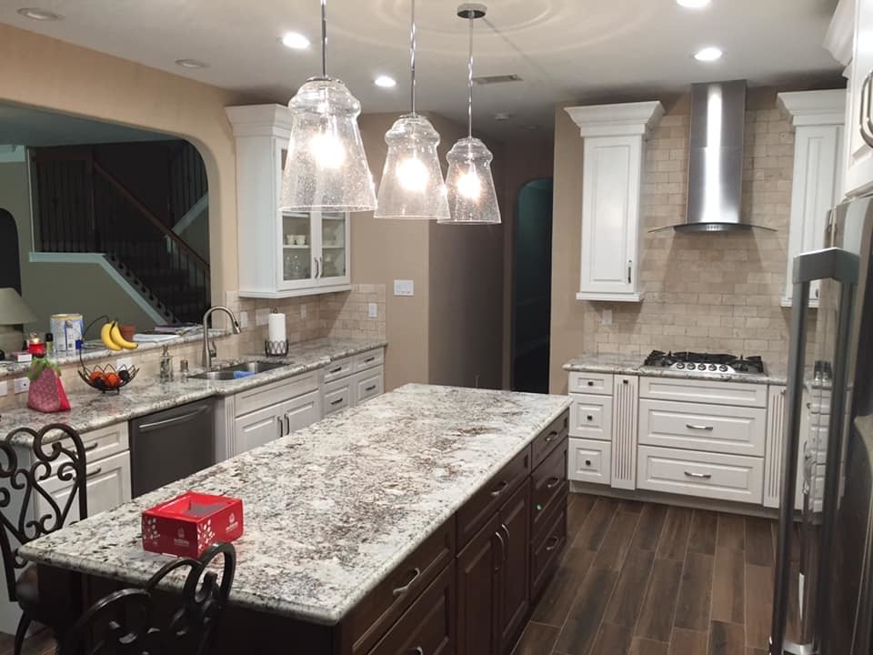Example of a transitional kitchen design in Houston