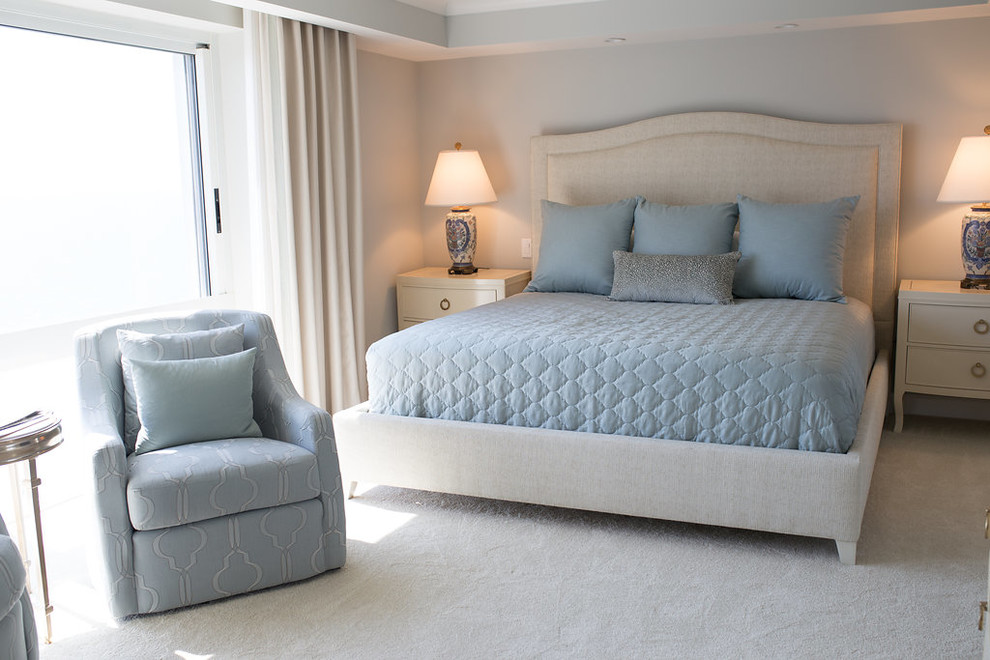 Bedroom - transitional master carpeted bedroom idea in Miami