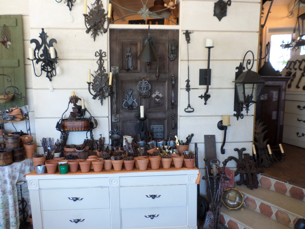 Inspiration for a transitional home design remodel in Orange County