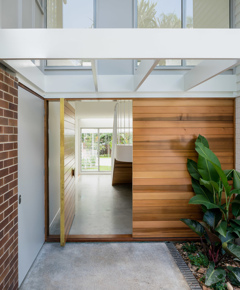 Design ideas for a midcentury entryway in Brisbane.