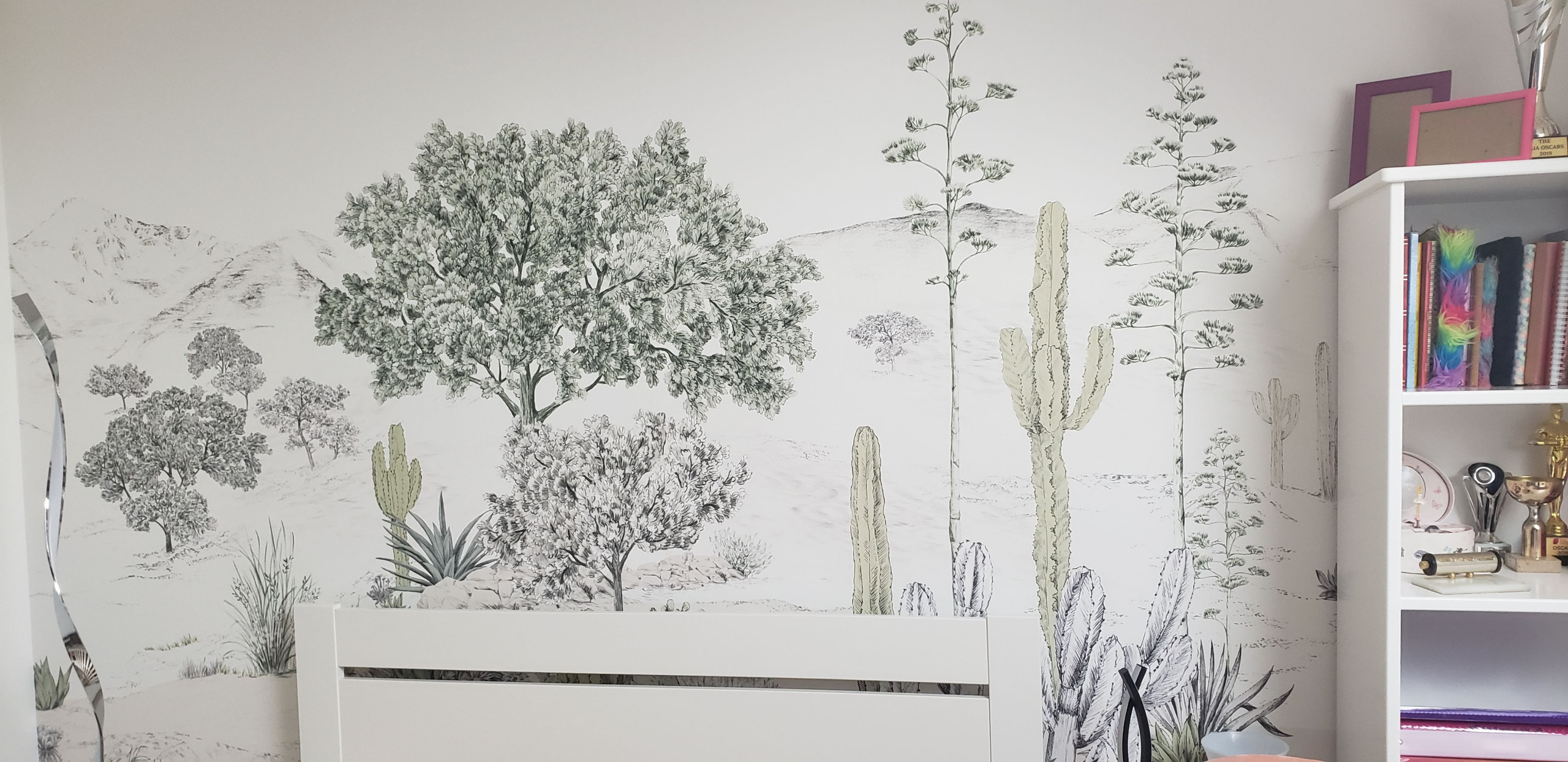 Rénovation chambre fille - Le papier peint panoramique Isidore Leroy posé
