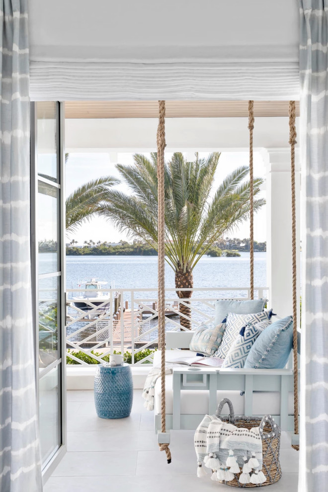 PALM BEACH WATERFRONT - Beach Style - Miami - by HW Interiors