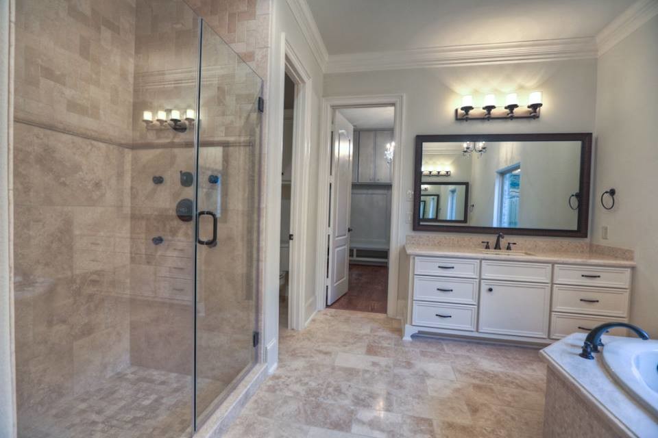 Bathroom - transitional bathroom idea in Houston