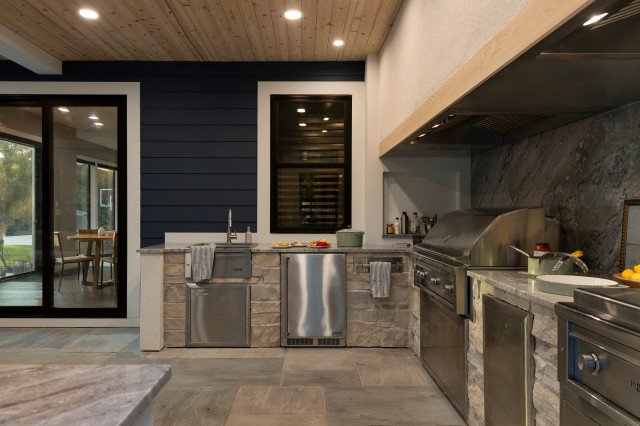 Cool California fusion-courtyard