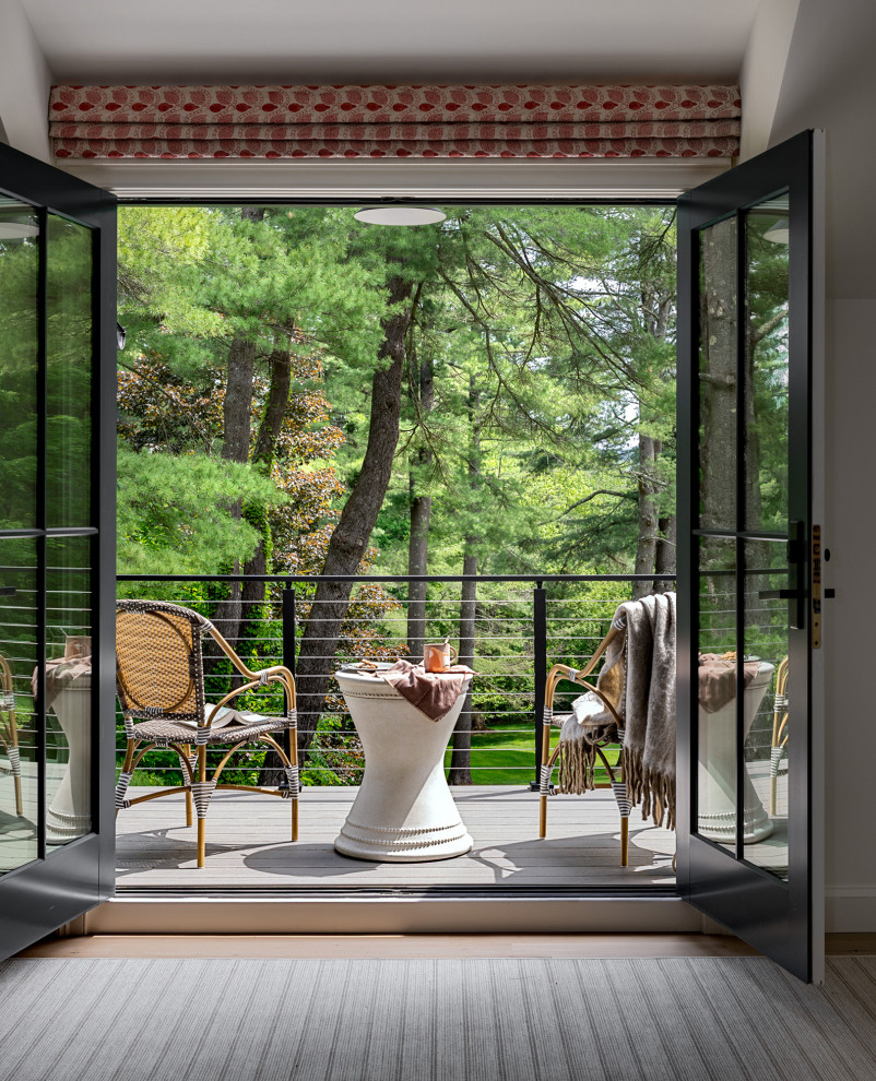 Inspiration for a transitional balcony remodel in New York