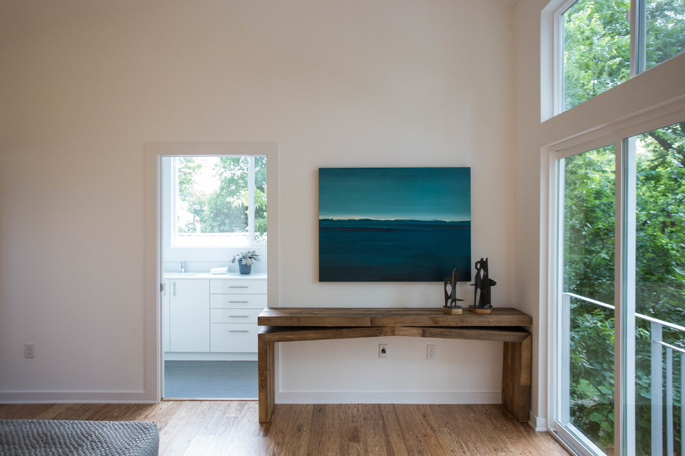 Minimalist home design photo in Austin