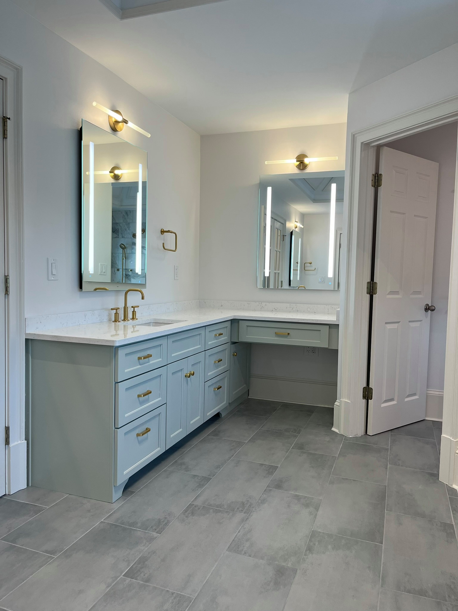 Country Club of the South Master Bathroom and Steam Room