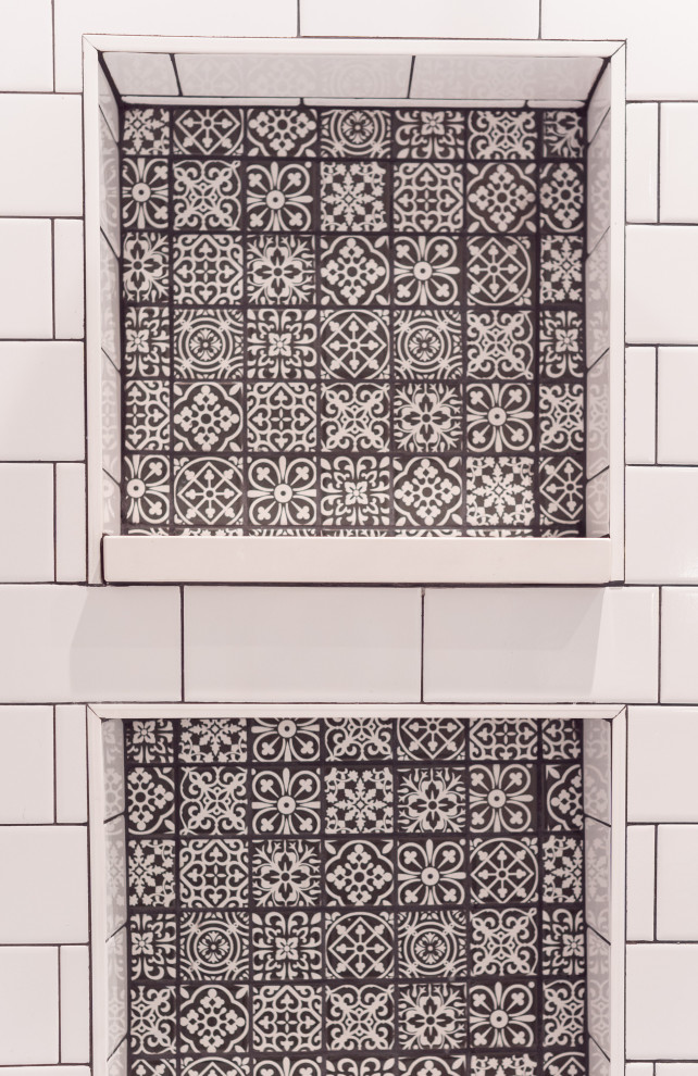 English Chestnut | Master Bathroom