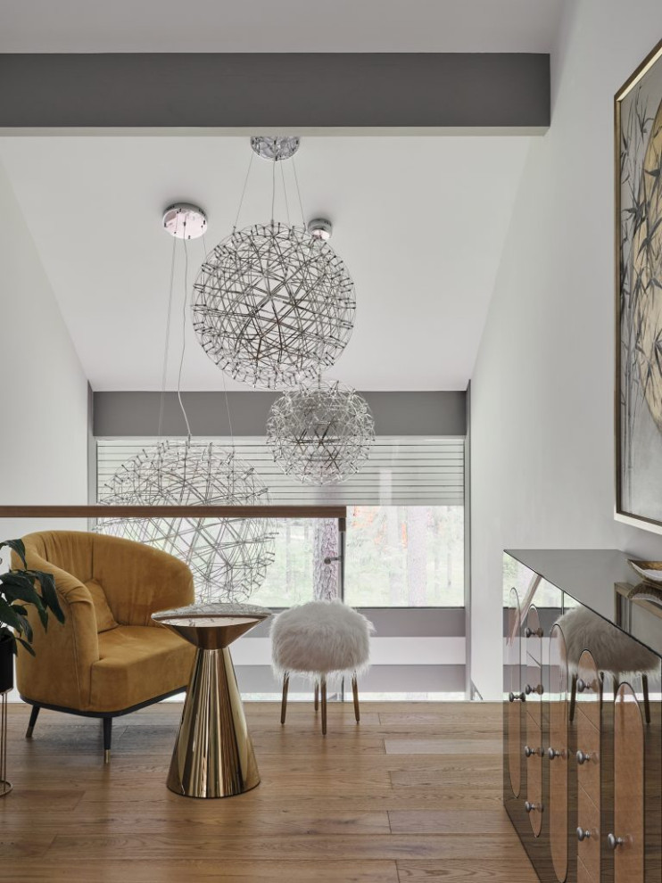 Дом в лесу у озера