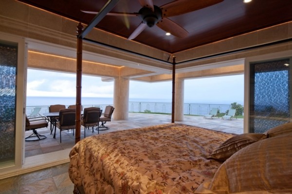Windows american-traditional-bedroom