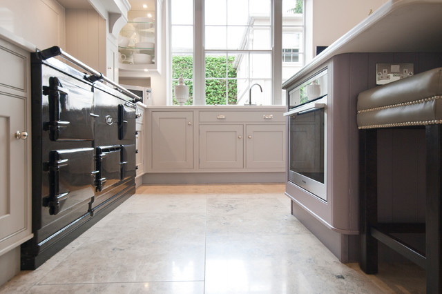 Chic Manor House traditional-kitchen