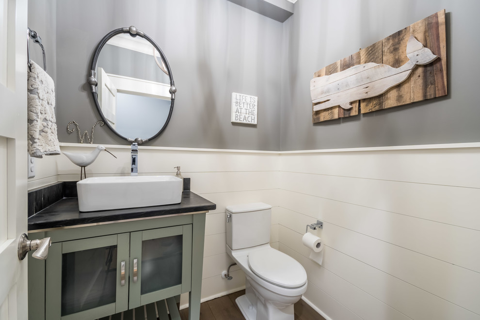 This is an example of a transitional bathroom in Wilmington.