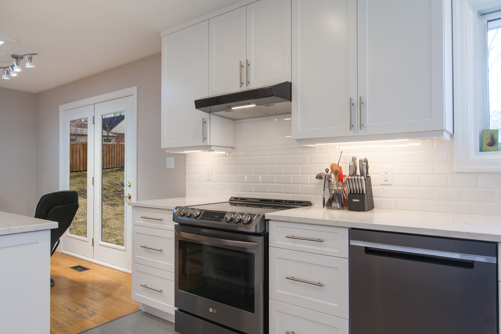 Kitchen - kitchen idea in Toronto
