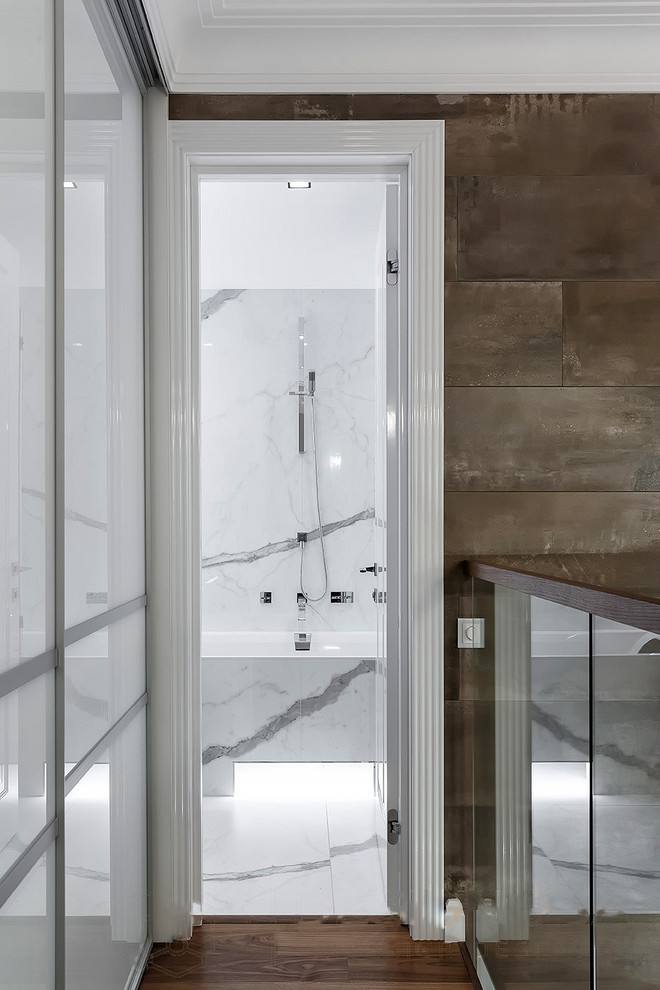 Интерьер двухуровневой квартиры с панорамными окнами, Санкт-Петербург