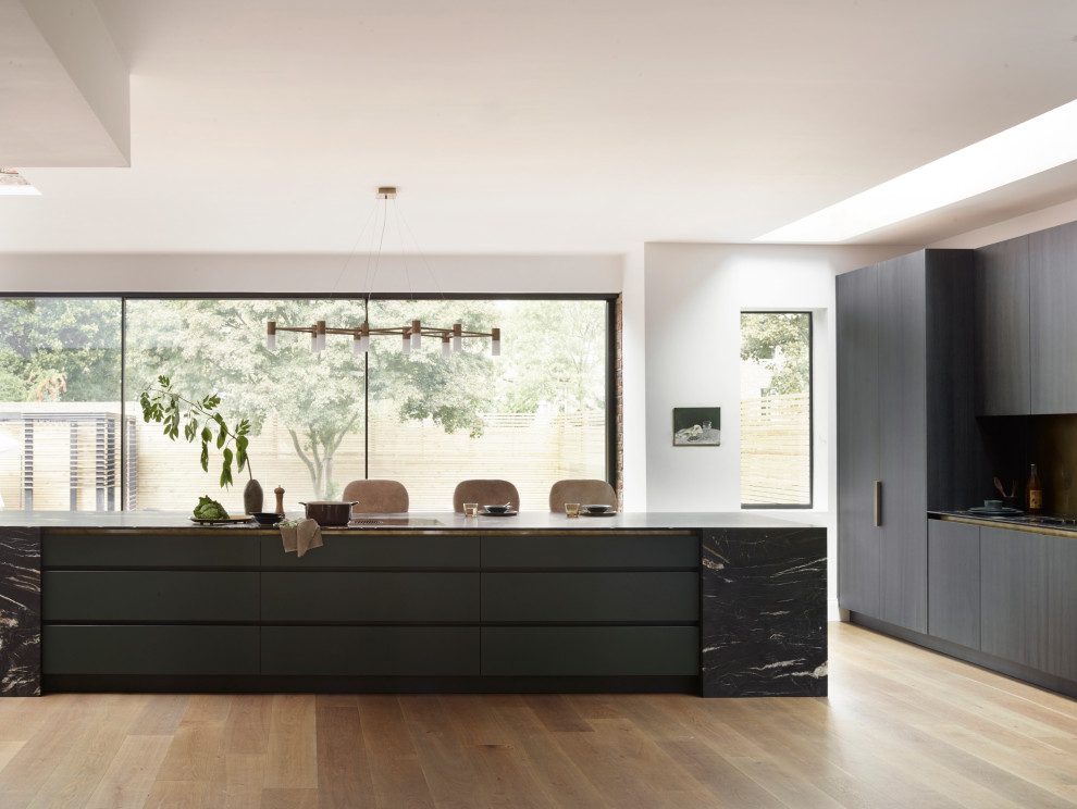 Inspiration for a modern kitchen in London.