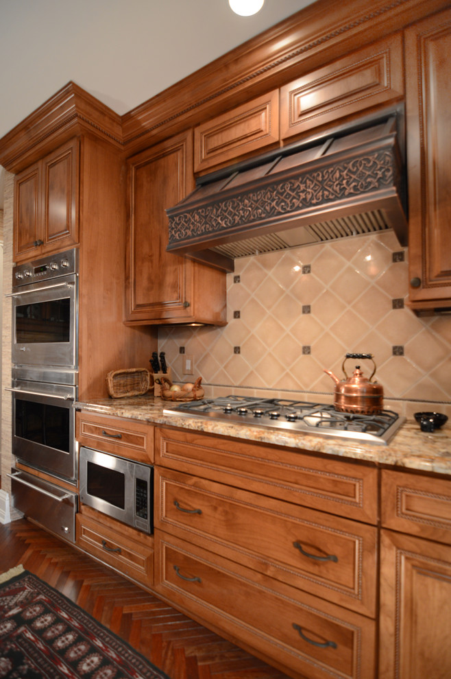 Inspiration for a traditional kitchen in DC Metro.