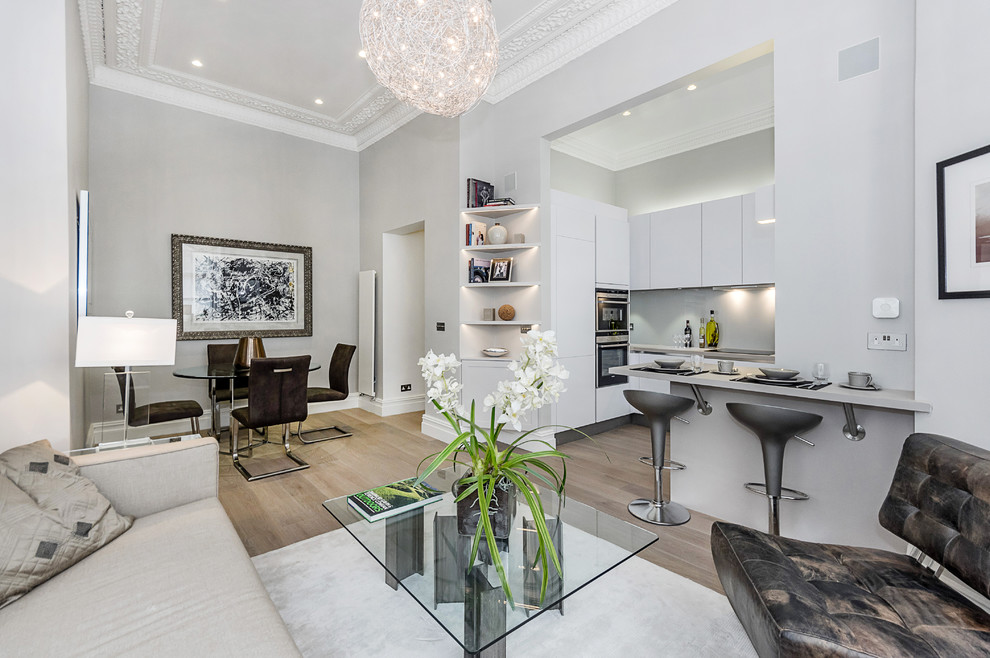 Medium sized kitchen in London.