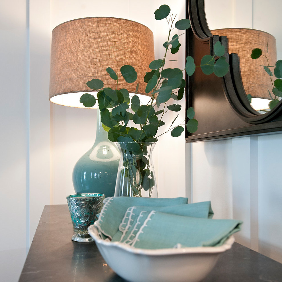Transitional home design photo in Charleston