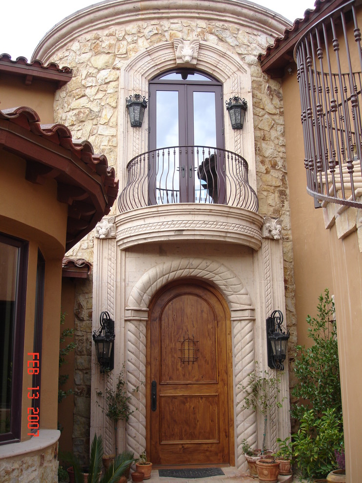 Inspiration for a traditional entryway in Las Vegas.