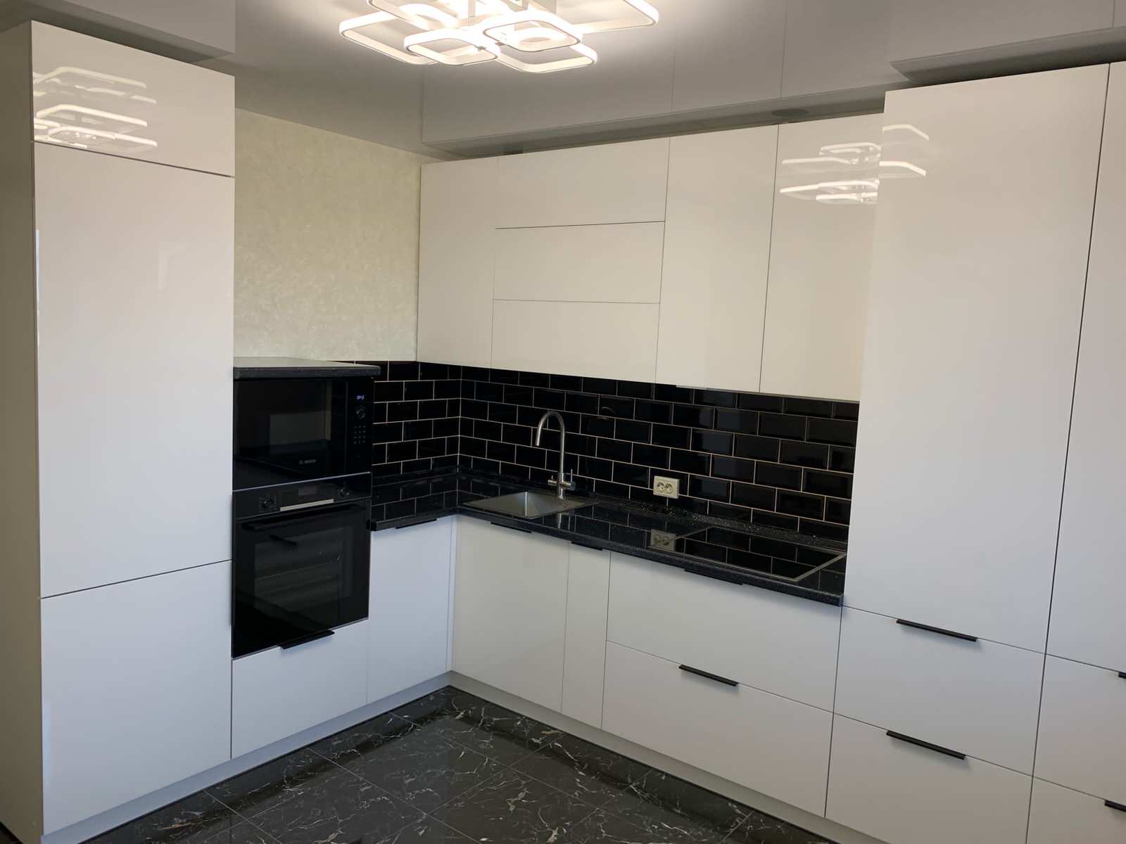 акриловое стекло белое.