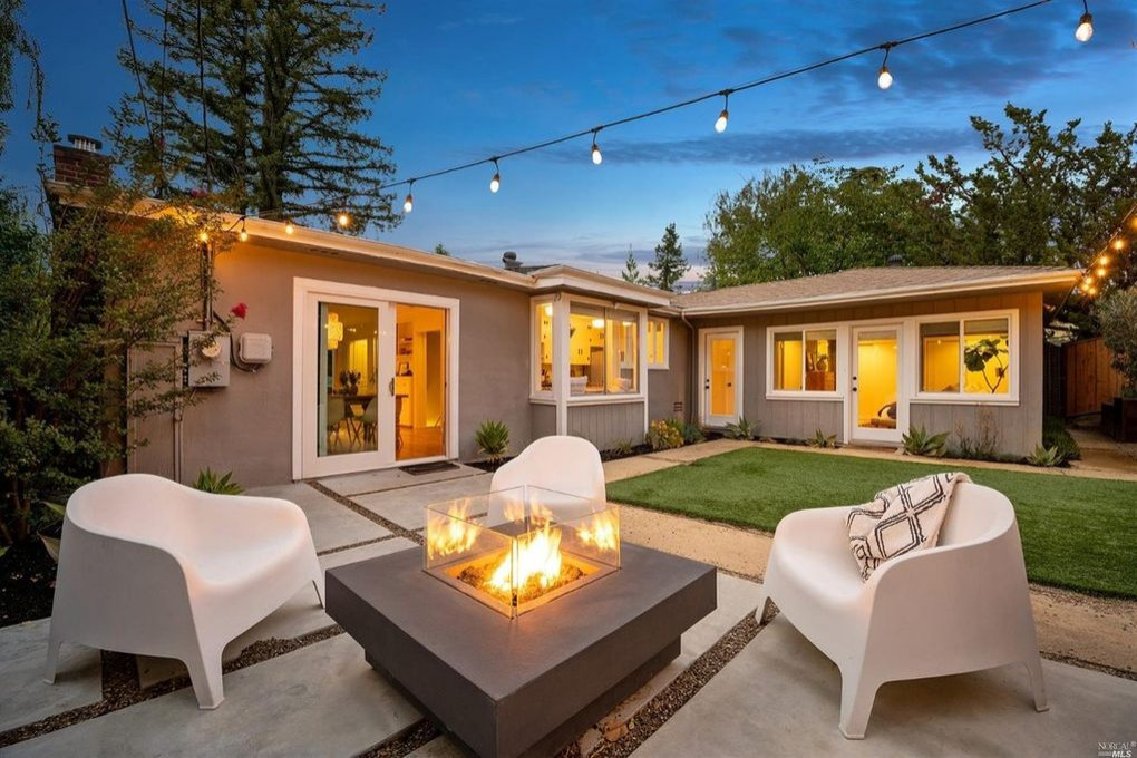 Contemporary Backyard for Family Entertaining