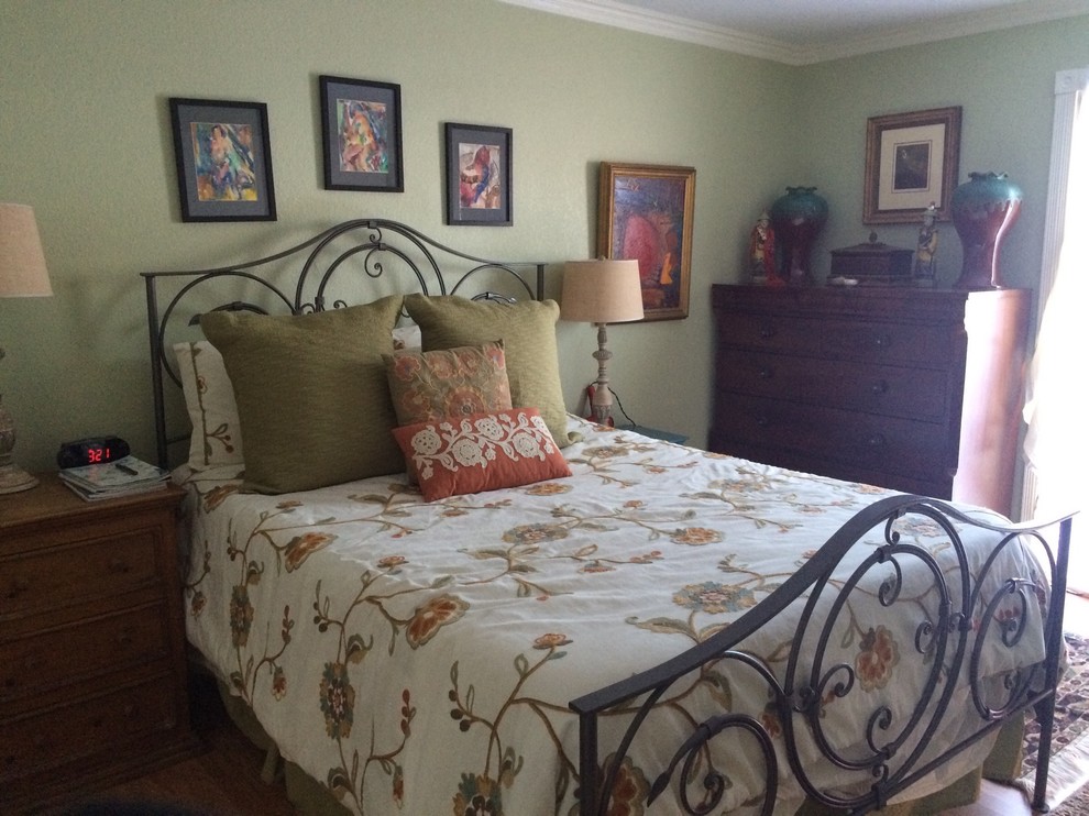 Inspiration for an eclectic home design remodel in Phoenix