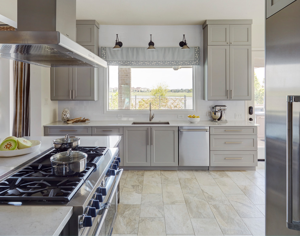 Transitional kitchen photo in Houston