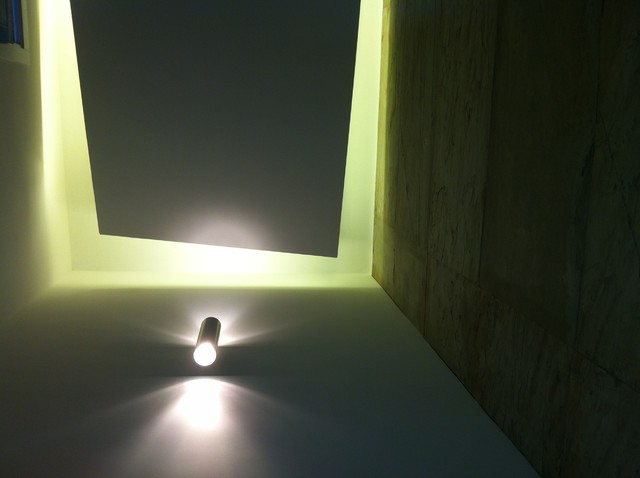 Casa unifimiliare contemporary-hallway-and-landing