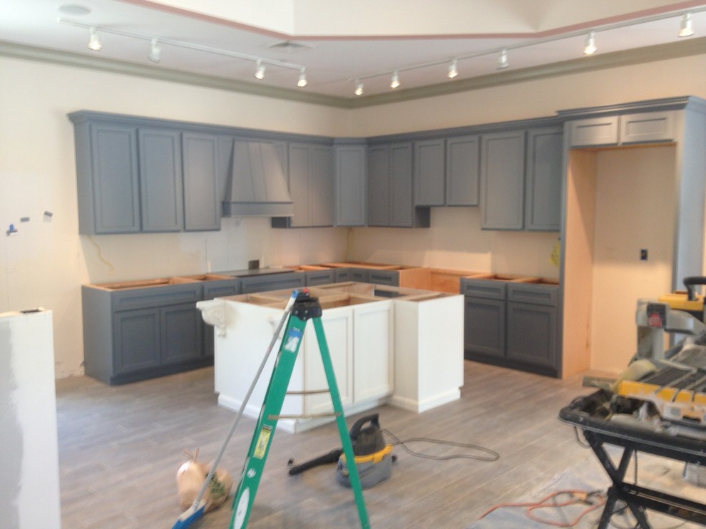 Home design - transitional home design idea