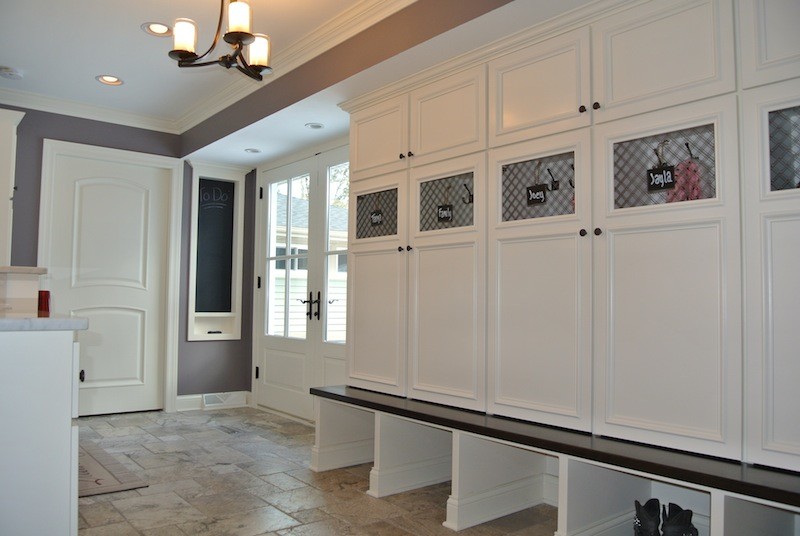 Photo of a contemporary laundry room in Milwaukee.