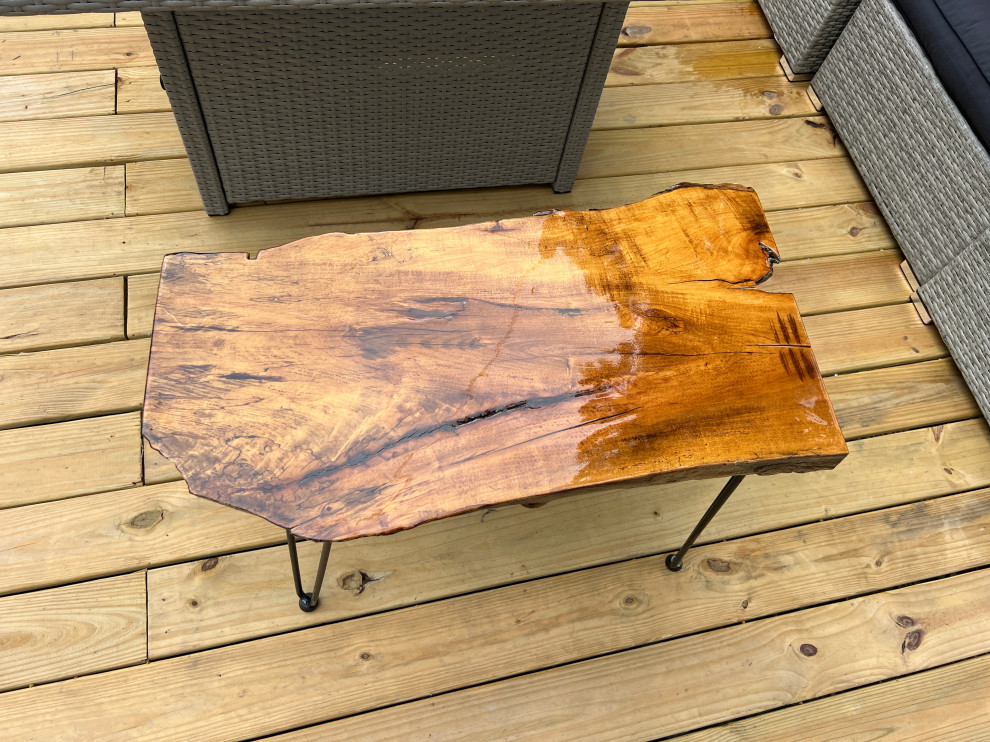 Strobe Island Outdoor Deck with Bar and Kitchen