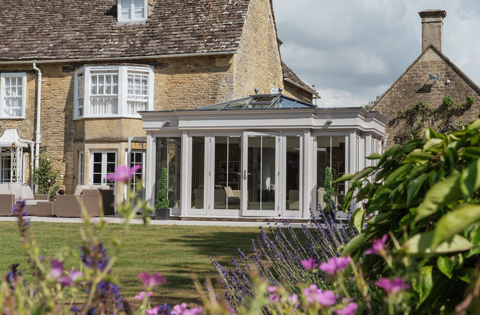 Photo of a traditional sunroom in Wiltshire.
