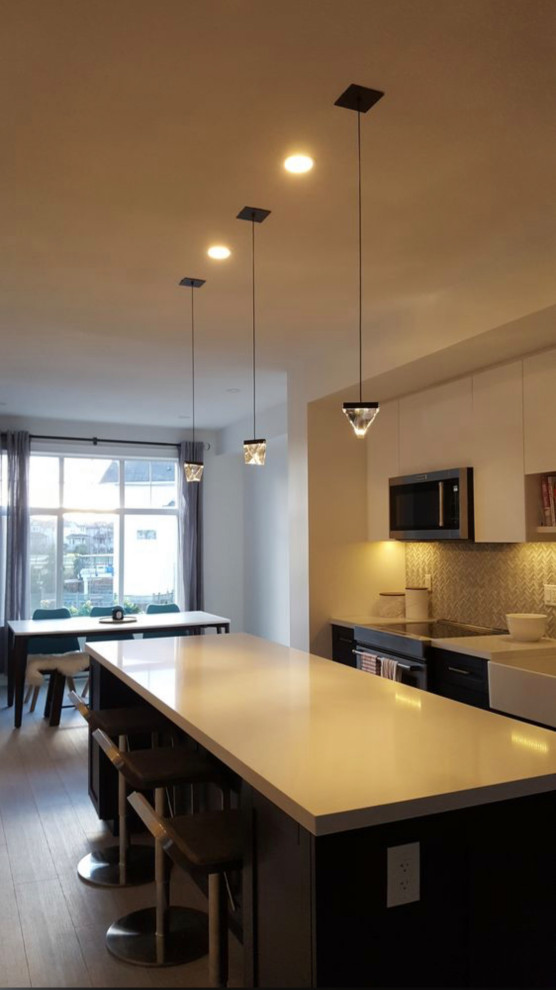 Inspiration for a craftsman home design remodel in Ottawa