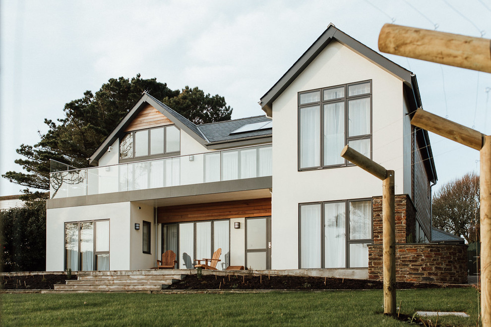 This is an example of a transitional exterior in Devon.