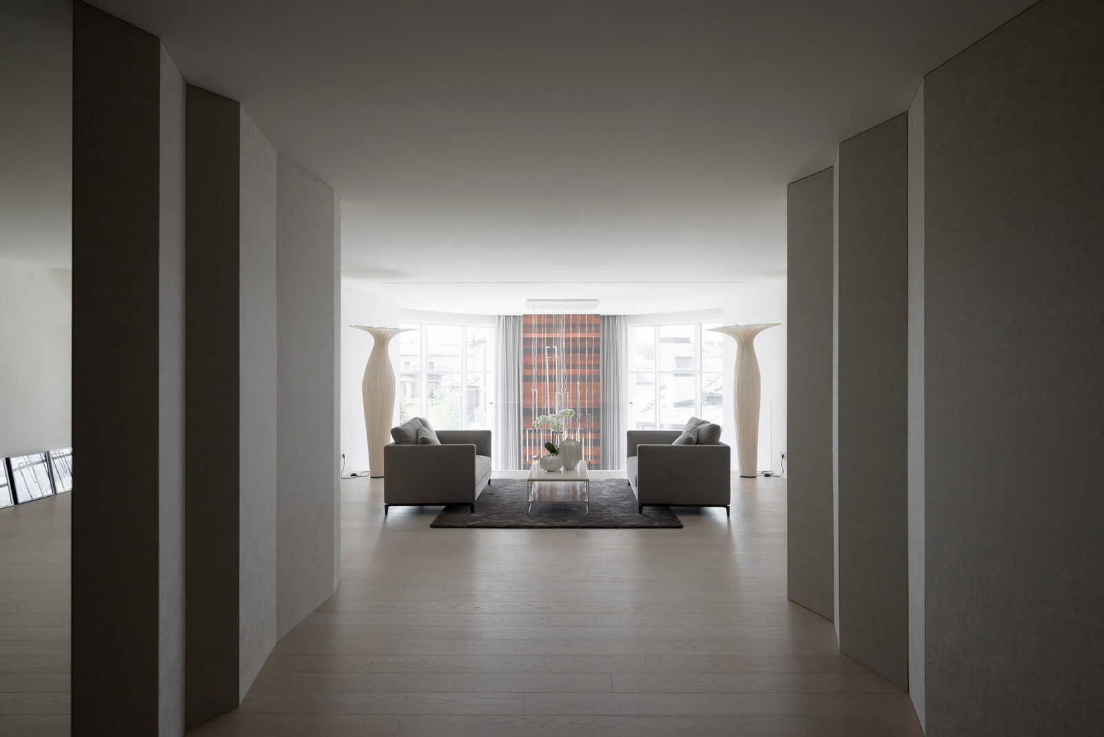 Интерьеры загородного дома в поселке Монтевиль