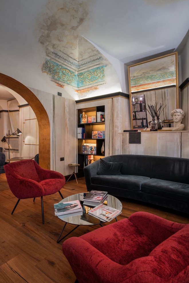 Eclectic family room in Rome.