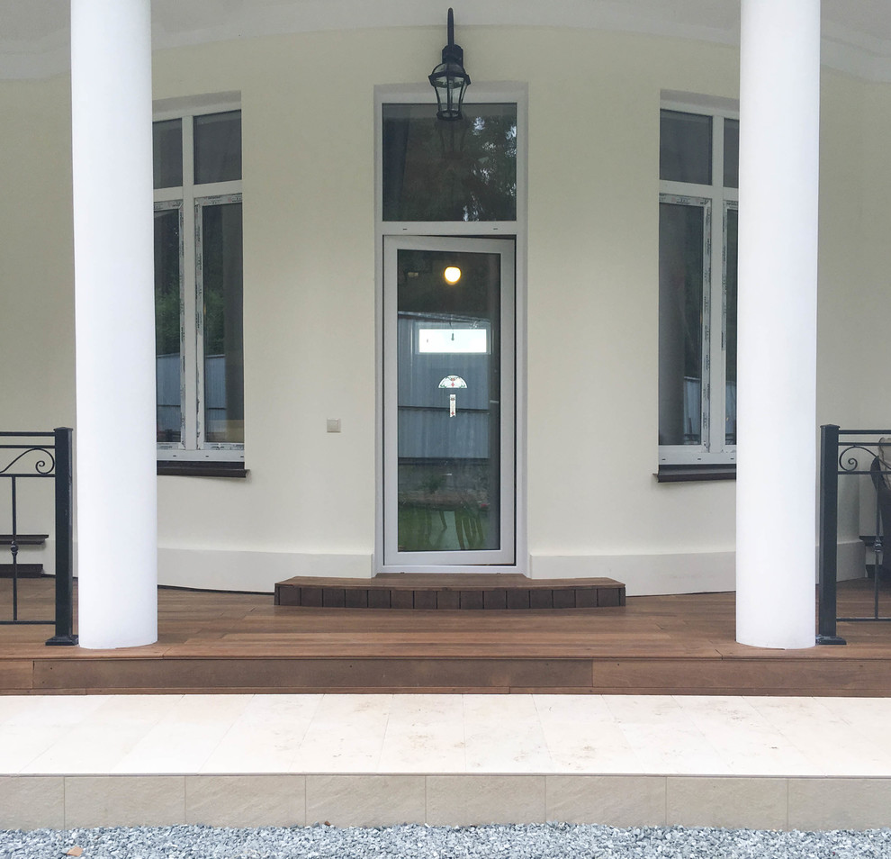 Веранда загородного дома