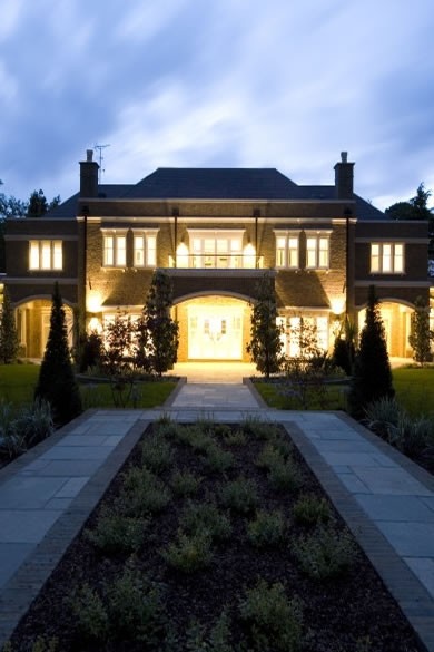 Photo of a modern exterior in Surrey.