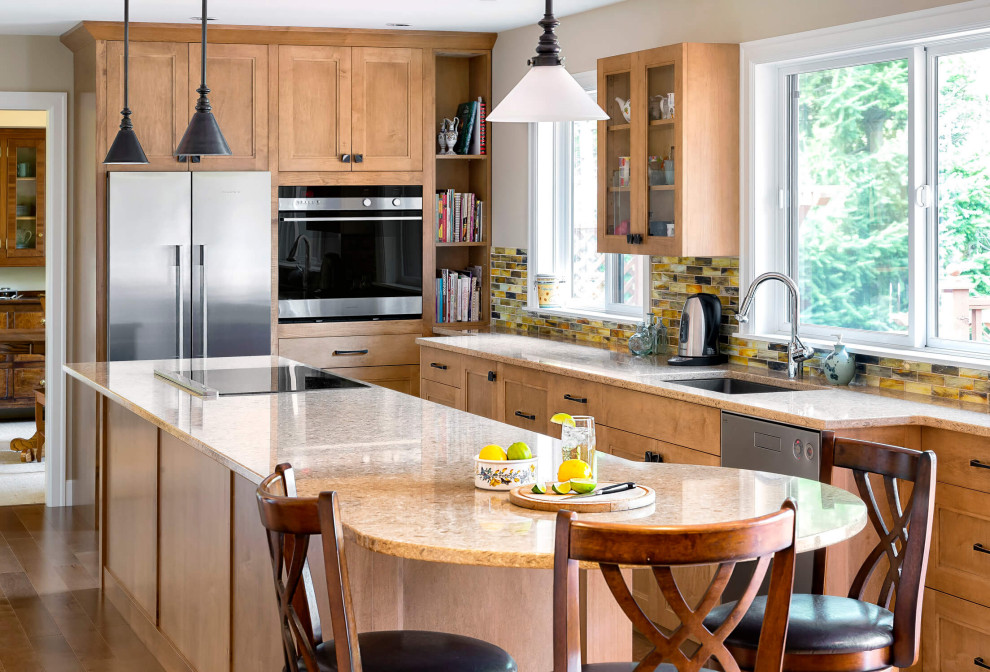 Transitional kitchen photo in Vancouver