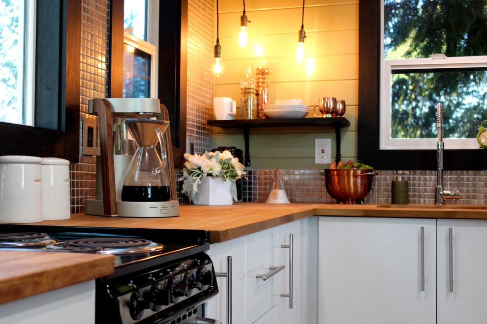 Modern kitchen in Portland.