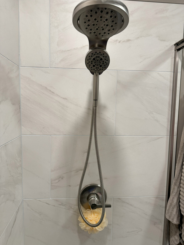 Villages of Oak Manor Master Bathroom