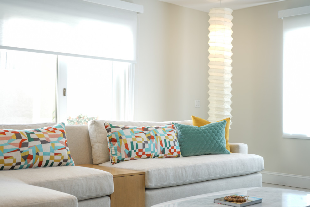 Example of a minimalist home design design in Orange County