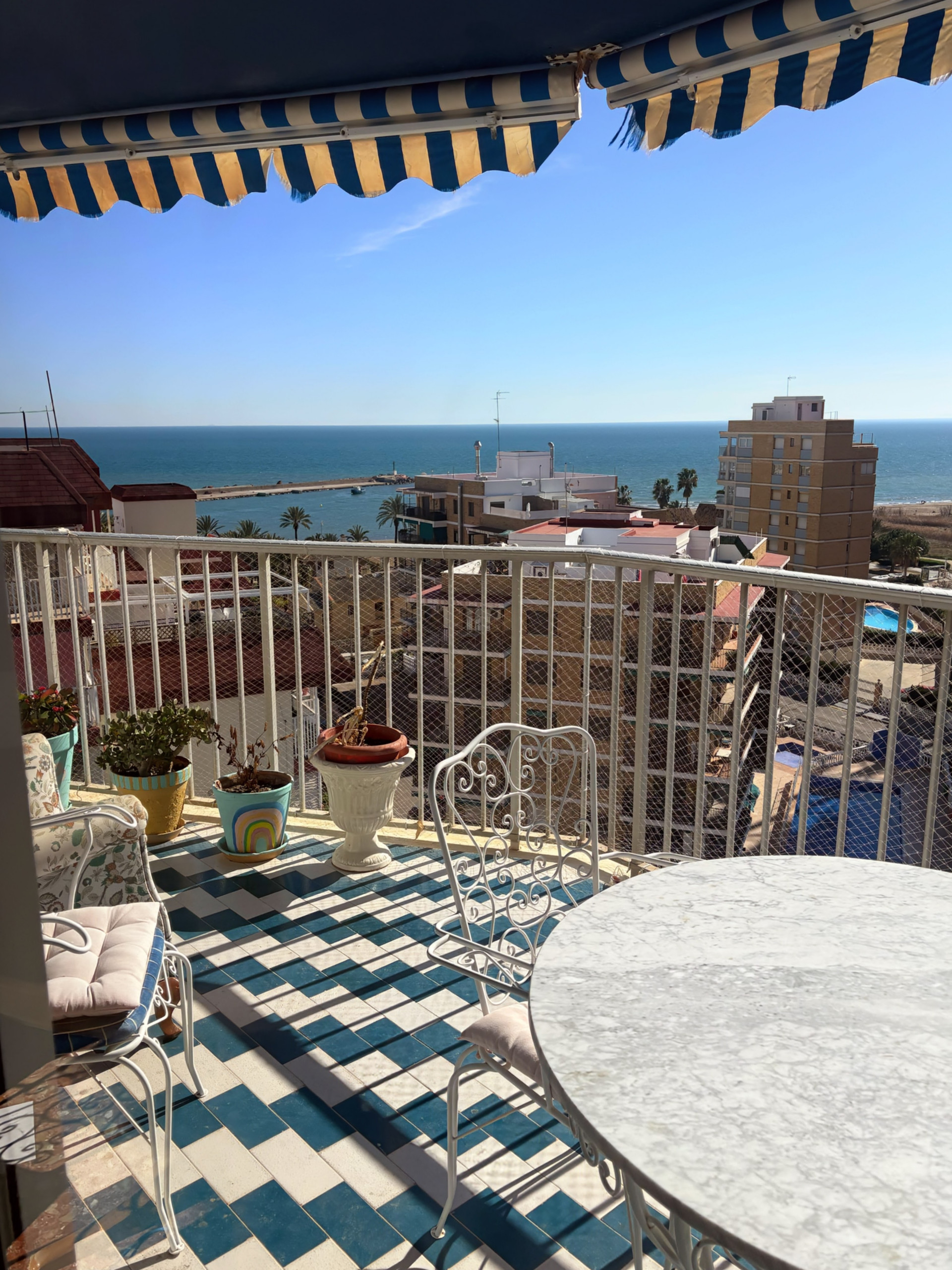 VIVIENDA MEDITERRANEA EN PRIMERA LINEA DE PLAYA