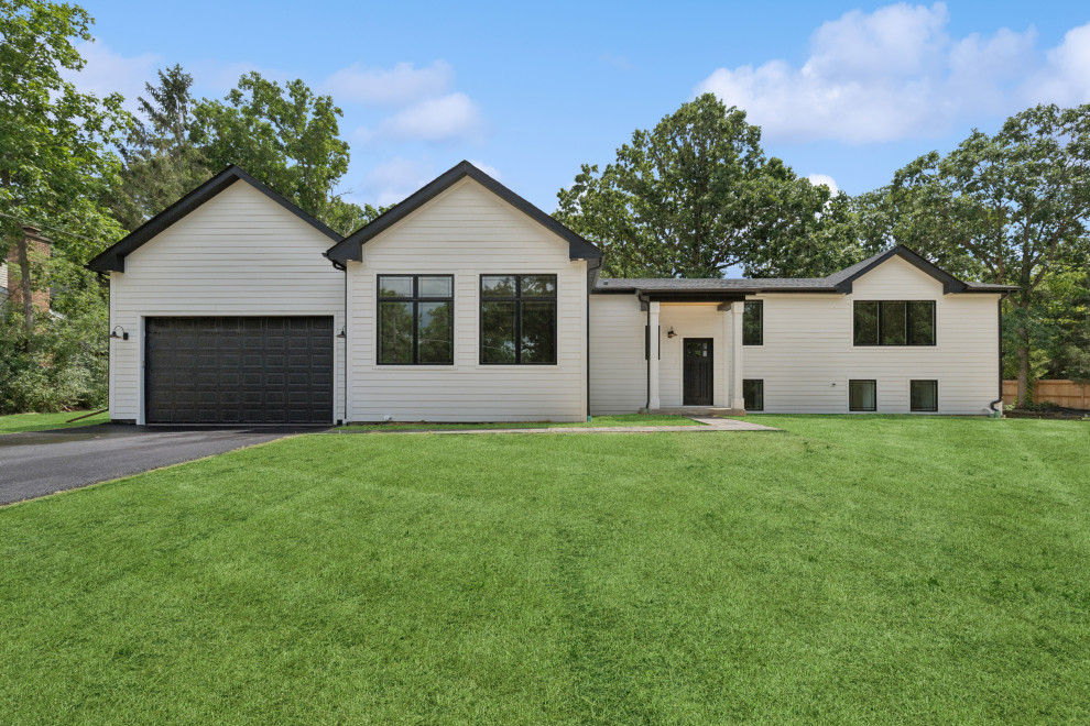 Modern Farmhouse Curb Appeal in Lake Forest
