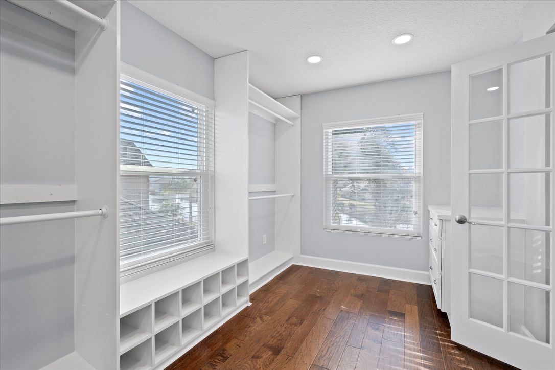 Traditional Master Bathroom & Walk-in Closet