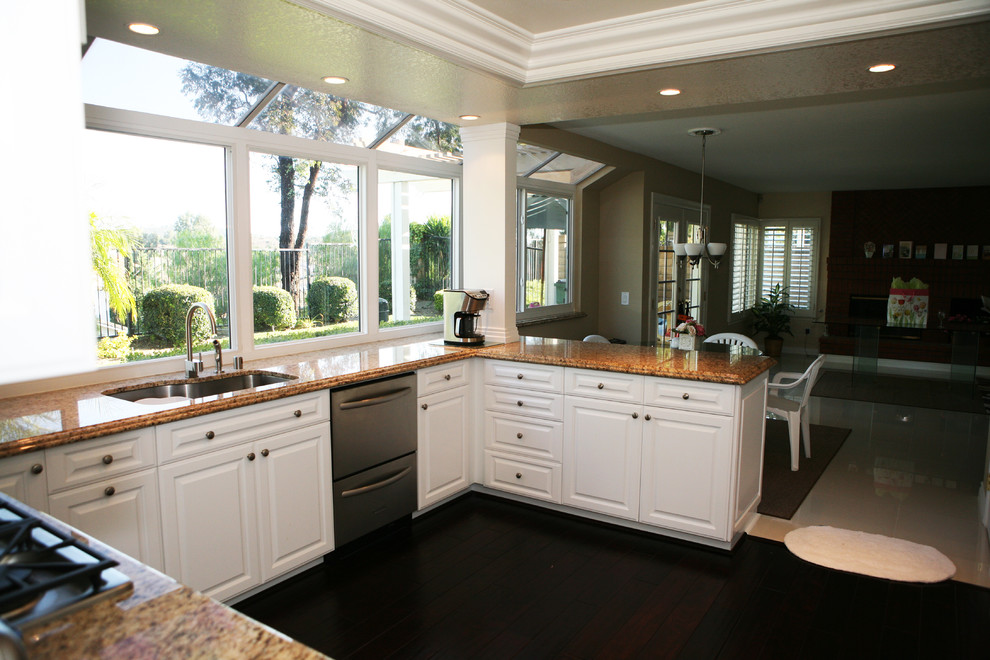 Photo of a traditional kitchen in Orange County.