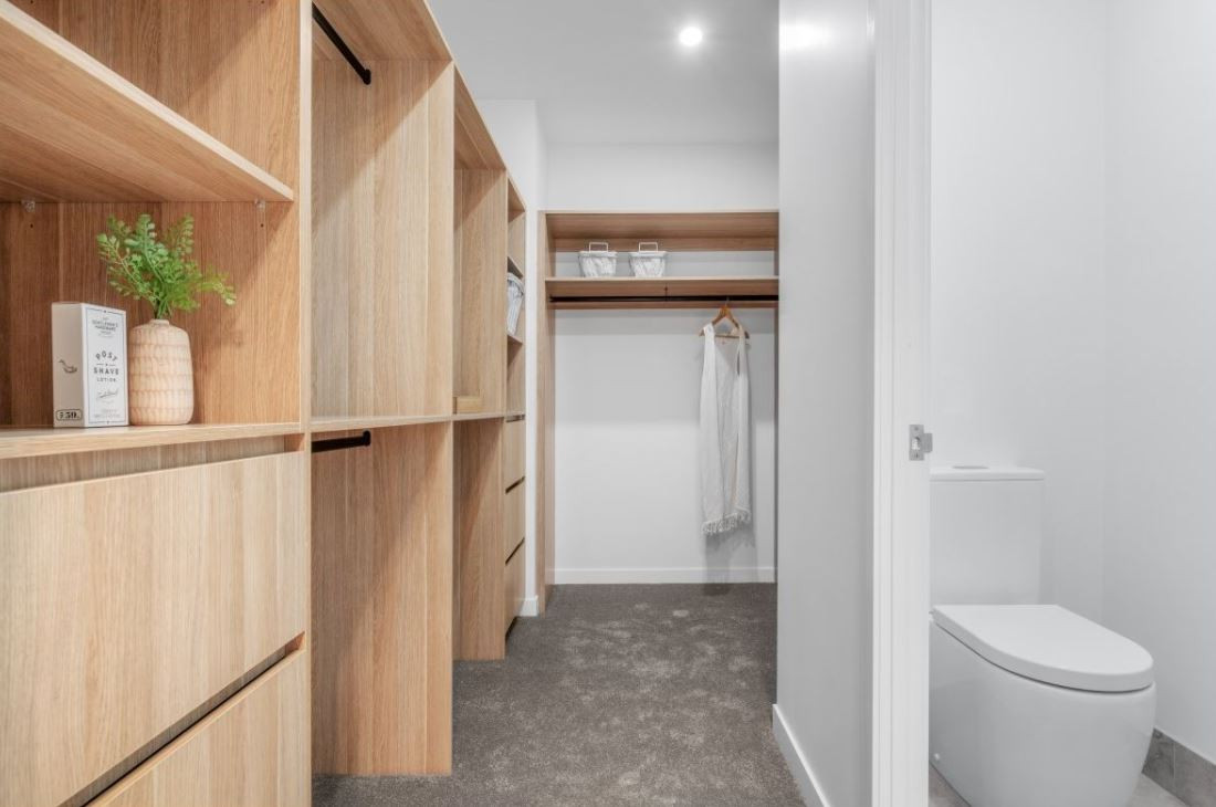 Tarragindi New Build - Walk In Robe