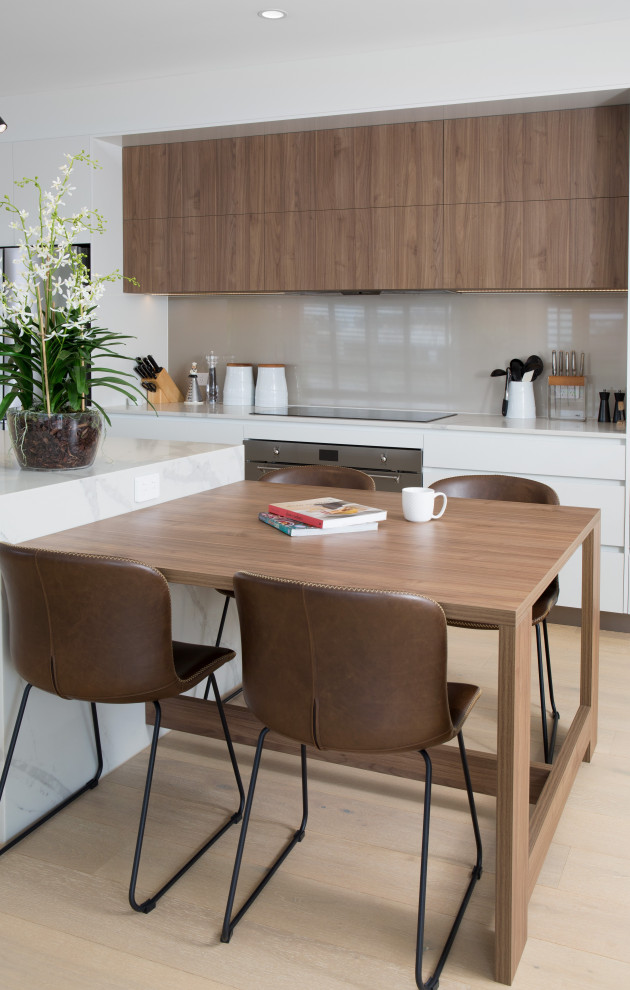 This is an example of a contemporary kitchen in Gold Coast - Tweed.
