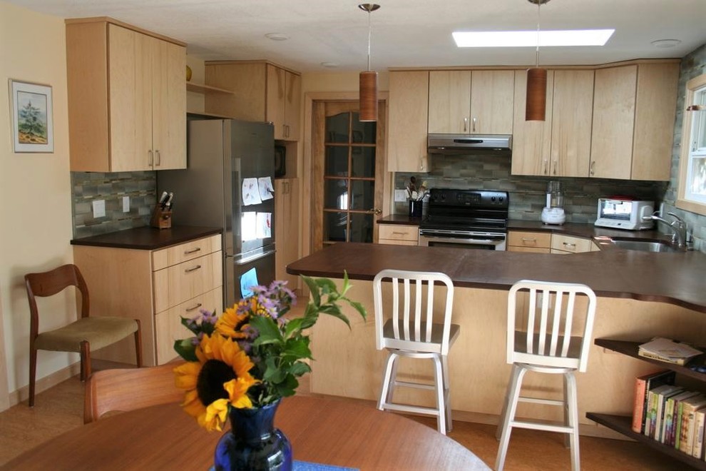 Kitchen - transitional kitchen idea