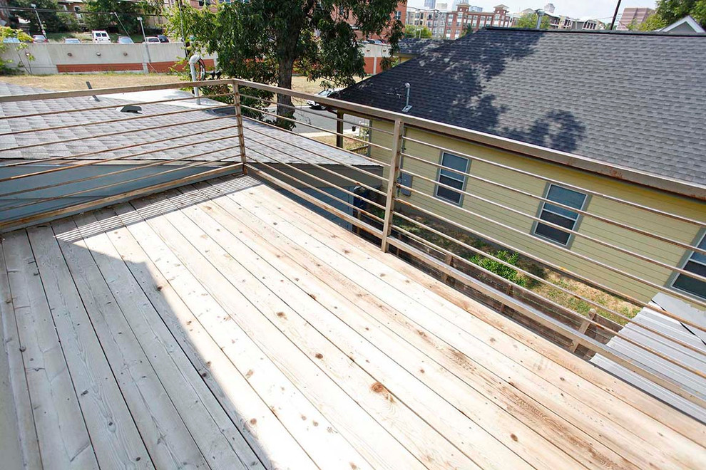 Transitional home design photo in Austin